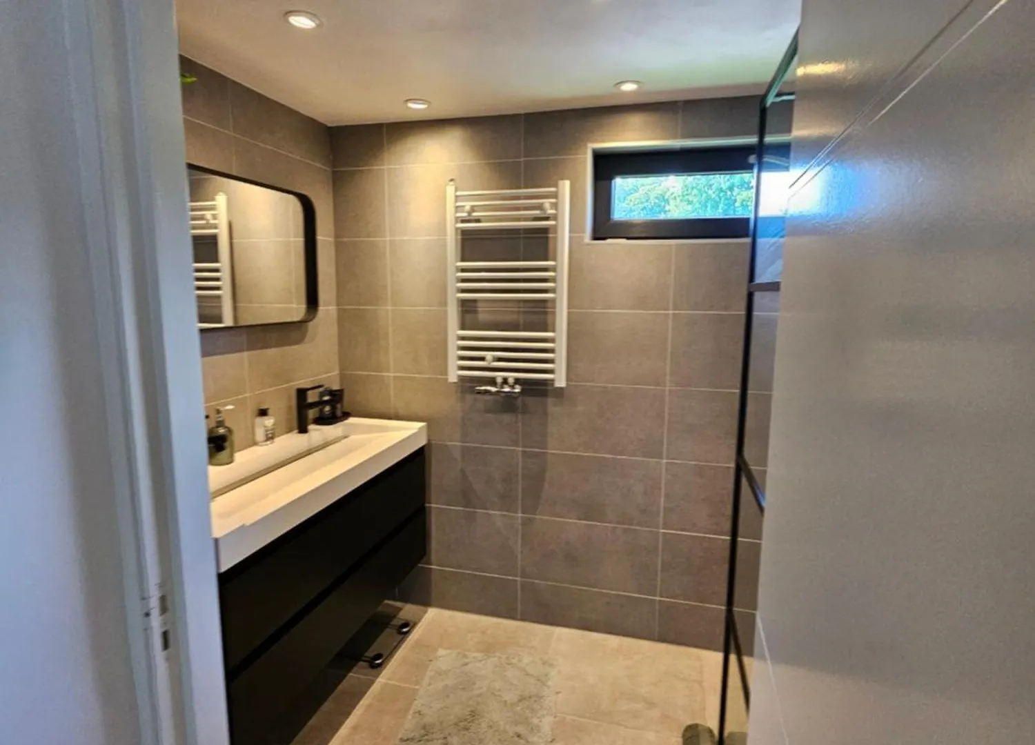 Moderne Gedeelde Woning Met Hottube, Dicht Bij Het Centrum Eindhoven Guest house